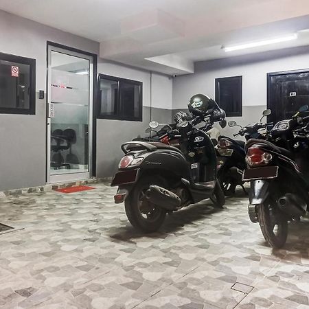 Collection O 91131 New V1 Hotel Jakarta Buitenkant foto