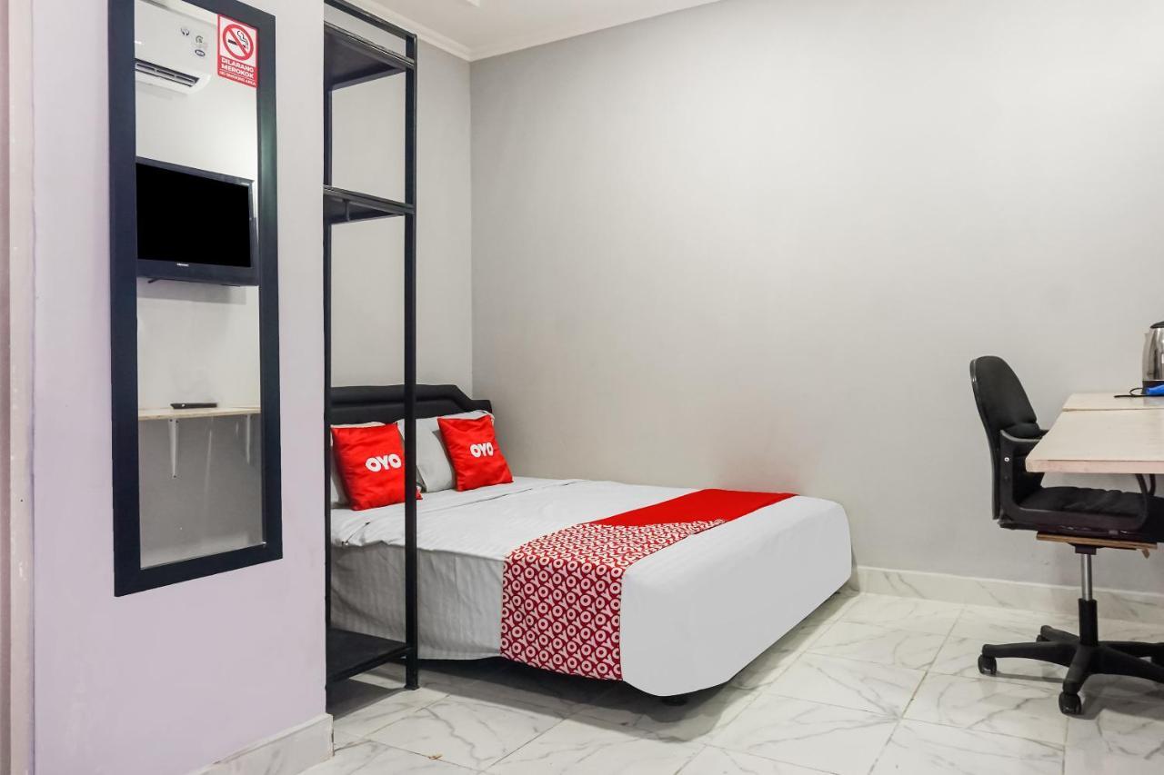 Collection O 91131 New V1 Hotel Jakarta Buitenkant foto